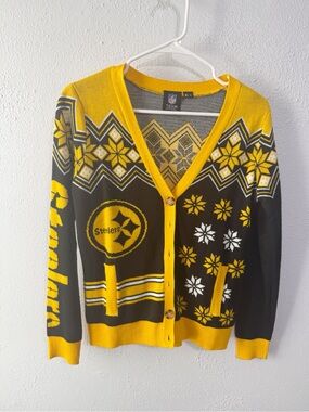 NFL Steelers Black and Yellow V-Neck Cardigan Sweater women’s small